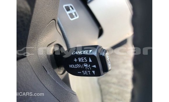 Acheter Import Voiture Toyota Land Cruiser Noir à Import - Dubai, Attapeu Province Acheter Import Voiture Toyota Land Cruiser Noir à Import - Dubai, Attapeu Province