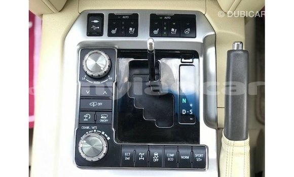 ຊື້ ການ ນຳ ເຂົ້າ Toyota Land Cruiser White ລົດ ໃນ Import - Dubai ໃນ Attapeu Province ຊື້ ການ ນຳ ເຂົ້າ Toyota Land Cruiser White ລົດ ໃນ Import - Dubai ໃນ Attapeu Province