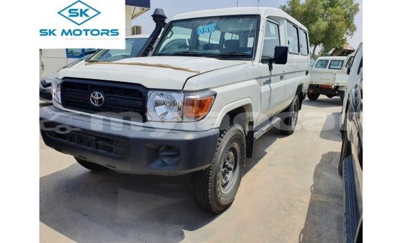 Buy Import Toyota Land Cruiser White Car in Import - Dubai in Attapeu Province Buy Import Toyota Land Cruiser White Car in Import - Dubai in Attapeu Province