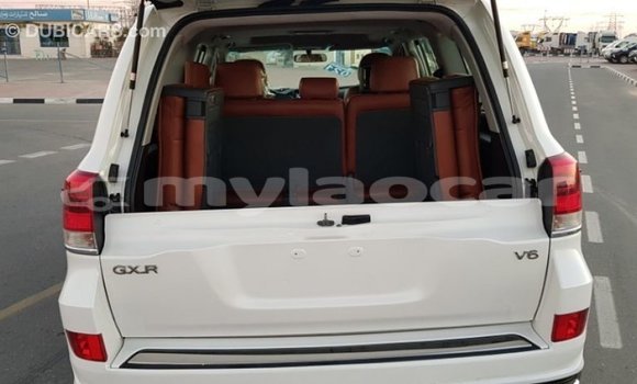 Buy Import Toyota Land Cruiser White Car in Import - Dubai in Attapeu Province Buy Import Toyota Land Cruiser White Car in Import - Dubai in Attapeu Province