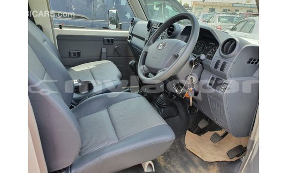 Buy Import Toyota Land Cruiser White Car in Import - Dubai in Attapeu Province Buy Import Toyota Land Cruiser White Car in Import - Dubai in Attapeu Province