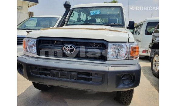 Buy Import Toyota Land Cruiser White Car in Import - Dubai in Attapeu Province Buy Import Toyota Land Cruiser White Car in Import - Dubai in Attapeu Province