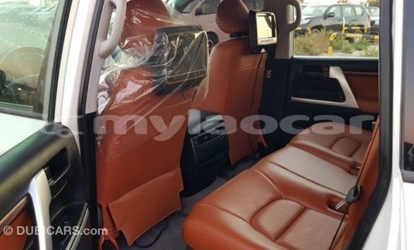 Buy Import Toyota Land Cruiser White Car in Import - Dubai in Attapeu Province Buy Import Toyota Land Cruiser White Car in Import - Dubai in Attapeu Province