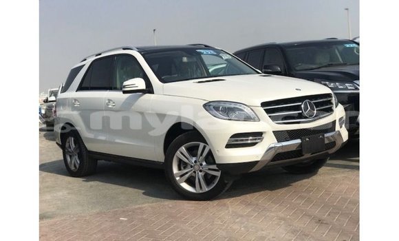 Buy Import Mercedes-Benz 190 (W201) White Car in Import - Dubai in Attapeu Province Buy Import Mercedes-Benz 190 (W201) White Car in Import - Dubai in Attapeu Province