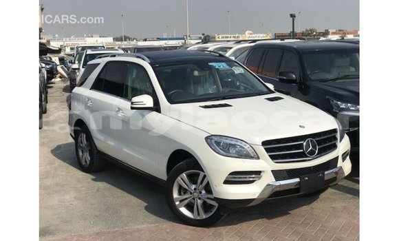 Buy Import Mercedes-Benz 190 (W201) White Car in Import - Dubai in Attapeu Province Buy Import Mercedes-Benz 190 (W201) White Car in Import - Dubai in Attapeu Province