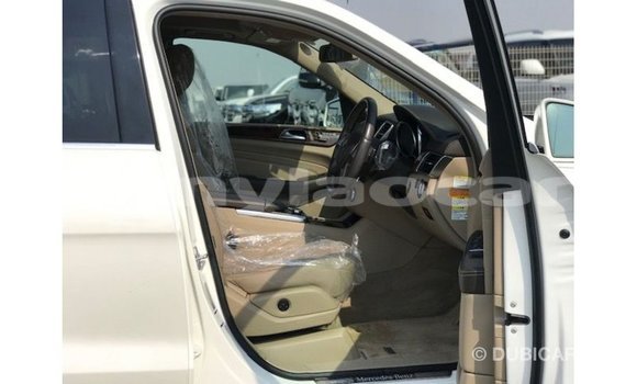 Buy Import Mercedes-Benz 190 (W201) White Car in Import - Dubai in Attapeu Province Buy Import Mercedes-Benz 190 (W201) White Car in Import - Dubai in Attapeu Province