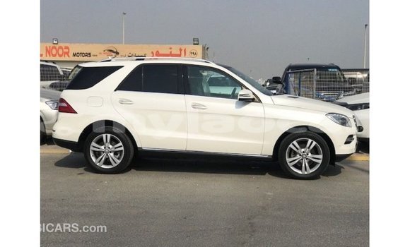 Buy Import Mercedes-Benz 190 (W201) White Car in Import - Dubai in Attapeu Province Buy Import Mercedes-Benz 190 (W201) White Car in Import - Dubai in Attapeu Province