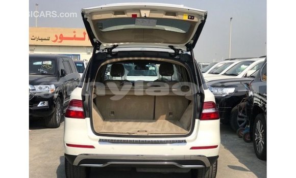Buy Import Mercedes-Benz 190 (W201) White Car in Import - Dubai in Attapeu Province Buy Import Mercedes-Benz 190 (W201) White Car in Import - Dubai in Attapeu Province