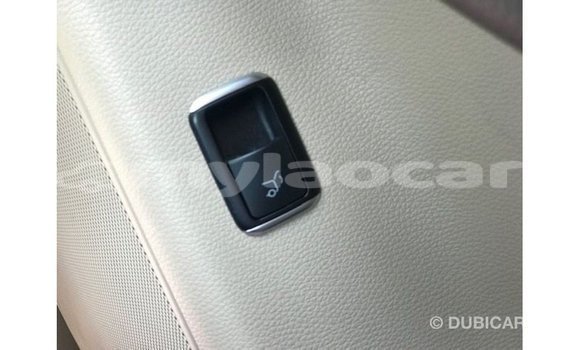 Buy Import Mercedes-Benz 190 (W201) White Car in Import - Dubai in Attapeu Province Buy Import Mercedes-Benz 190 (W201) White Car in Import - Dubai in Attapeu Province