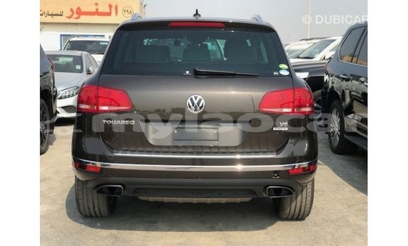Acheter Import Voiture Volkswagen Touareg Marron à Import - Dubai, Attapeu Province Acheter Import Voiture Volkswagen Touareg Marron à Import - Dubai, Attapeu Province