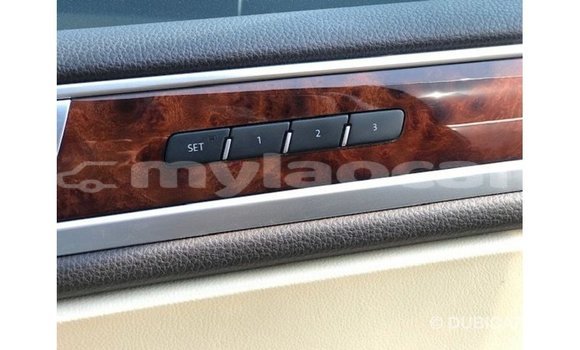 Acheter Import Voiture Volkswagen Touareg Marron à Import - Dubai, Attapeu Province Acheter Import Voiture Volkswagen Touareg Marron à Import - Dubai, Attapeu Province