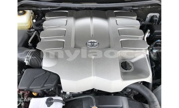 Acheter Import Voiture Toyota Land Cruiser Rouge à Import - Dubai, Attapeu Province Acheter Import Voiture Toyota Land Cruiser Rouge à Import - Dubai, Attapeu Province