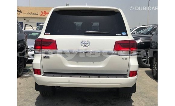 Acheter Import Voiture Toyota Land Cruiser Blanc à Import - Dubai, Attapeu Province Acheter Import Voiture Toyota Land Cruiser Blanc à Import - Dubai, Attapeu Province