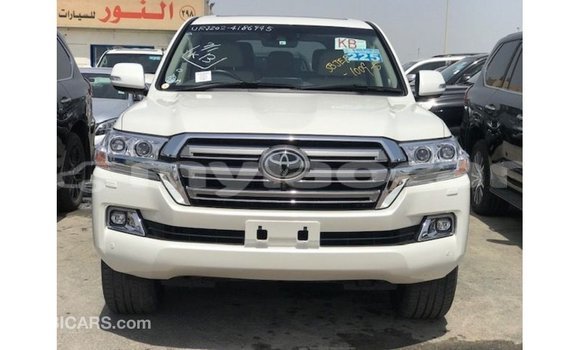 Acheter Import Voiture Toyota Land Cruiser Blanc à Import - Dubai, Attapeu Province Acheter Import Voiture Toyota Land Cruiser Blanc à Import - Dubai, Attapeu Province