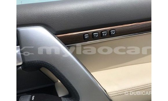 Acheter Import Voiture Toyota Land Cruiser Blanc à Import - Dubai, Attapeu Province Acheter Import Voiture Toyota Land Cruiser Blanc à Import - Dubai, Attapeu Province