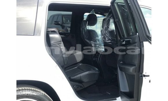 Buy Import Mercedes-Benz 190 (W201) White Car in Import - Dubai in Attapeu Province Buy Import Mercedes-Benz 190 (W201) White Car in Import - Dubai in Attapeu Province