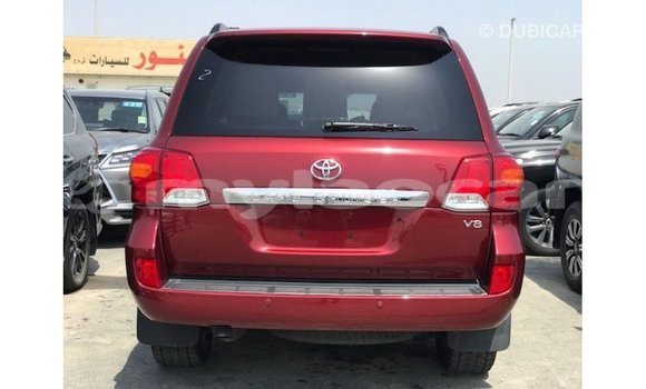 Acheter Import Voiture Toyota Land Cruiser Rouge à Import - Dubai, Attapeu Province Acheter Import Voiture Toyota Land Cruiser Rouge à Import - Dubai, Attapeu Province