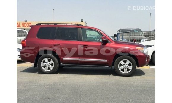 Acheter Import Voiture Toyota Land Cruiser Rouge à Import - Dubai, Attapeu Province Acheter Import Voiture Toyota Land Cruiser Rouge à Import - Dubai, Attapeu Province