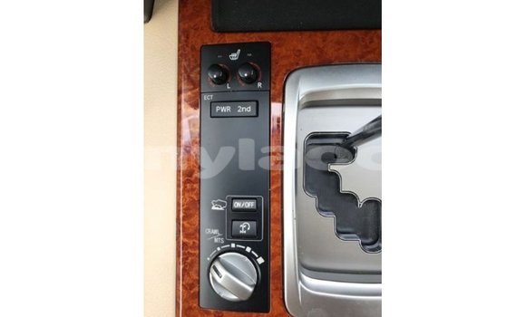 Acheter Import Voiture Toyota Land Cruiser Rouge à Import - Dubai, Attapeu Province Acheter Import Voiture Toyota Land Cruiser Rouge à Import - Dubai, Attapeu Province