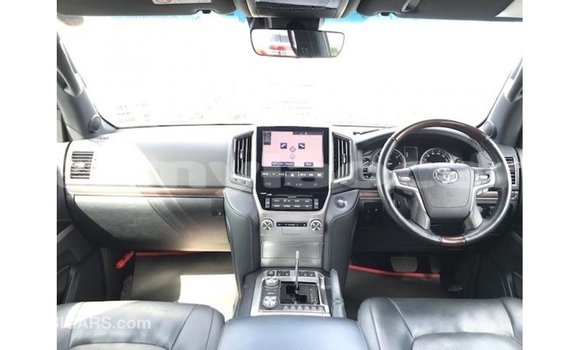 Buy Import Toyota Land Cruiser White Car in Import - Dubai in Attapeu Province Buy Import Toyota Land Cruiser White Car in Import - Dubai in Attapeu Province