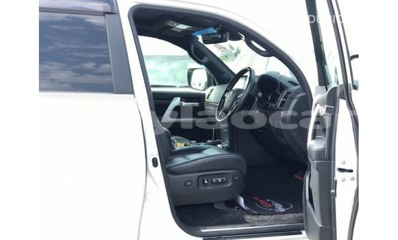 Buy Import Toyota Land Cruiser White Car in Import - Dubai in Attapeu Province Buy Import Toyota Land Cruiser White Car in Import - Dubai in Attapeu Province