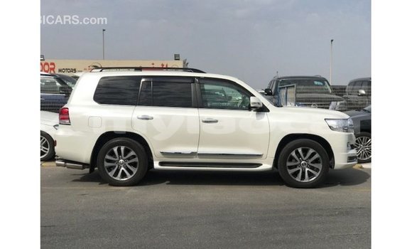 Buy Import Toyota Land Cruiser White Car in Import - Dubai in Attapeu Province Buy Import Toyota Land Cruiser White Car in Import - Dubai in Attapeu Province
