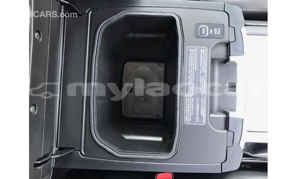 Buy Import Toyota Land Cruiser White Car in Import - Dubai in Attapeu Province Buy Import Toyota Land Cruiser White Car in Import - Dubai in Attapeu Province