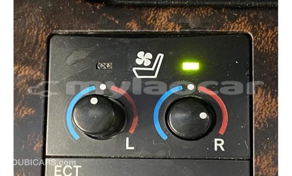 Acheter Import Voiture Toyota Land Cruiser Noir à Import - Dubai, Attapeu Province Acheter Import Voiture Toyota Land Cruiser Noir à Import - Dubai, Attapeu Province