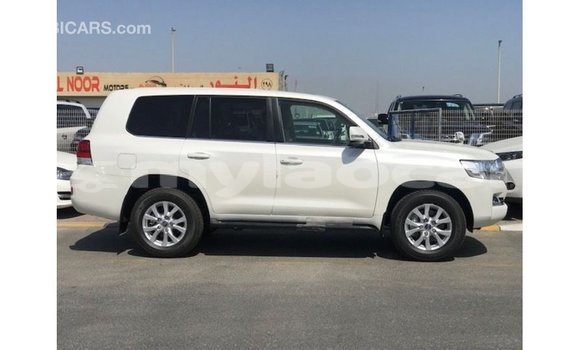 Buy Import Toyota Land Cruiser White Car in Import - Dubai in Attapeu Province Buy Import Toyota Land Cruiser White Car in Import - Dubai in Attapeu Province