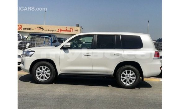 Buy Import Toyota Land Cruiser White Car in Import - Dubai in Attapeu Province Buy Import Toyota Land Cruiser White Car in Import - Dubai in Attapeu Province