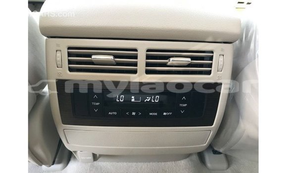 Buy Import Toyota Land Cruiser White Car in Import - Dubai in Attapeu Province Buy Import Toyota Land Cruiser White Car in Import - Dubai in Attapeu Province