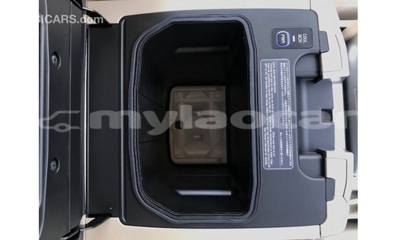 Buy Import Toyota Land Cruiser White Car in Import - Dubai in Attapeu Province Buy Import Toyota Land Cruiser White Car in Import - Dubai in Attapeu Province