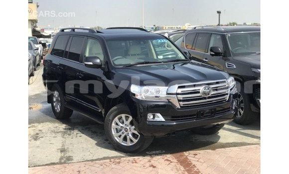 Acheter Import Voiture Toyota Land Cruiser Noir à Import - Dubai, Attapeu Province Acheter Import Voiture Toyota Land Cruiser Noir à Import - Dubai, Attapeu Province