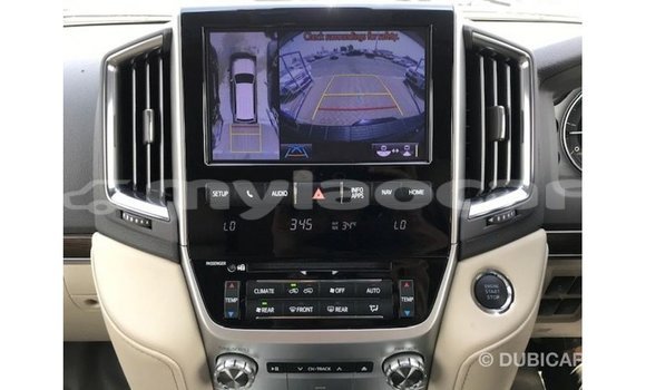 Acheter Import Voiture Toyota Land Cruiser Noir à Import - Dubai, Attapeu Province Acheter Import Voiture Toyota Land Cruiser Noir à Import - Dubai, Attapeu Province