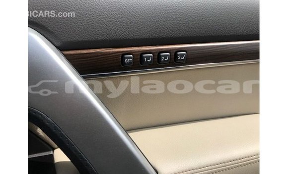 Acheter Import Voiture Toyota Land Cruiser Noir à Import - Dubai, Attapeu Province Acheter Import Voiture Toyota Land Cruiser Noir à Import - Dubai, Attapeu Province