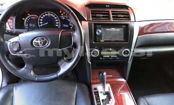 Buy Used Toyota Camry Silver Car in Vientiane in Vientiane Province Buy Used Toyota Camry Silver Car in Vientiane in Vientiane Province