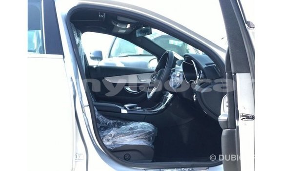 Acheter Import Voiture Mercedes-Benz 200 Autre à Import - Dubai, Attapeu Province Acheter Import Voiture Mercedes-Benz 200 Autre à Import - Dubai, Attapeu Province