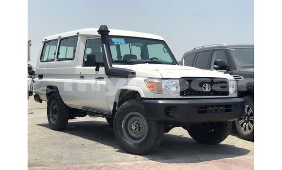 Buy Import Toyota Land Cruiser White Car in Import - Dubai in Attapeu Province Buy Import Toyota Land Cruiser White Car in Import - Dubai in Attapeu Province