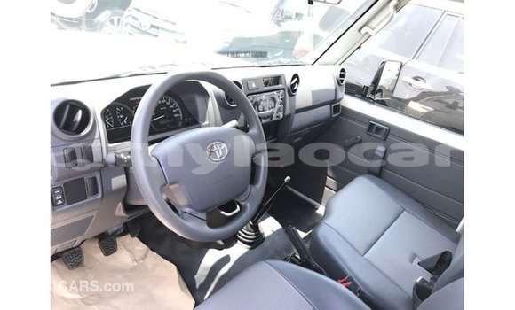 Buy Import Toyota Land Cruiser White Car in Import - Dubai in Attapeu Province Buy Import Toyota Land Cruiser White Car in Import - Dubai in Attapeu Province