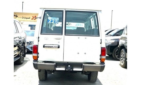 Buy Import Toyota Land Cruiser White Car in Import - Dubai in Attapeu Province Buy Import Toyota Land Cruiser White Car in Import - Dubai in Attapeu Province