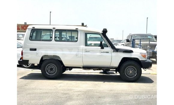 Buy Import Toyota Land Cruiser White Car in Import - Dubai in Attapeu Province Buy Import Toyota Land Cruiser White Car in Import - Dubai in Attapeu Province