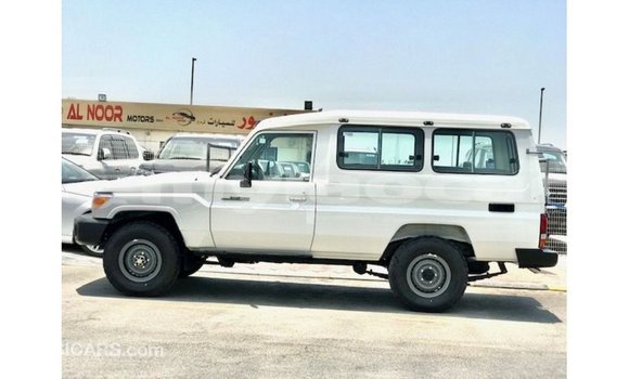 Buy Import Toyota Land Cruiser White Car in Import - Dubai in Attapeu Province Buy Import Toyota Land Cruiser White Car in Import - Dubai in Attapeu Province