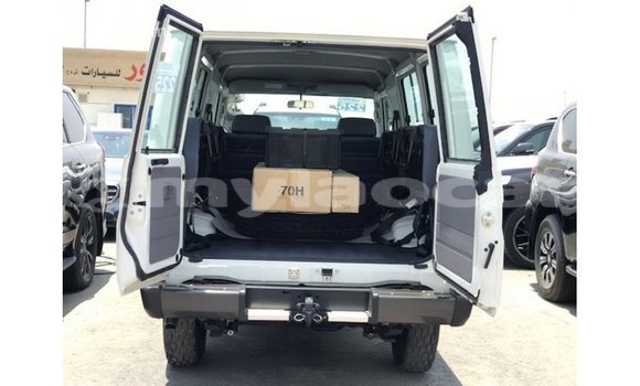 Buy Import Toyota Land Cruiser White Car in Import - Dubai in Attapeu Province Buy Import Toyota Land Cruiser White Car in Import - Dubai in Attapeu Province