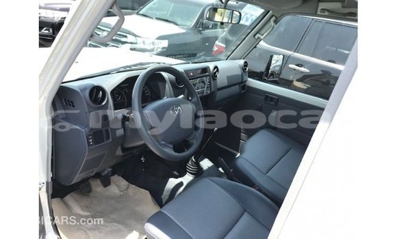 Buy Import Toyota Land Cruiser White Car in Import - Dubai in Attapeu Province Buy Import Toyota Land Cruiser White Car in Import - Dubai in Attapeu Province