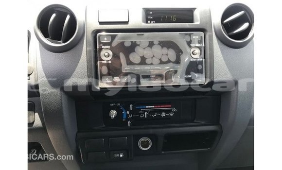 Buy Import Toyota Land Cruiser White Car in Import - Dubai in Attapeu Province Buy Import Toyota Land Cruiser White Car in Import - Dubai in Attapeu Province