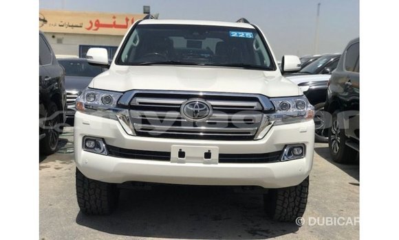 Acheter Import Voiture Toyota Land Cruiser Blanc à Import - Dubai, Attapeu Province Acheter Import Voiture Toyota Land Cruiser Blanc à Import - Dubai, Attapeu Province