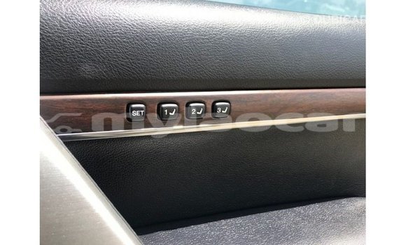 Acheter Import Voiture Toyota Land Cruiser Blanc à Import - Dubai, Attapeu Province Acheter Import Voiture Toyota Land Cruiser Blanc à Import - Dubai, Attapeu Province