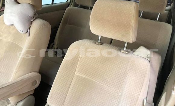 Buy Used Toyota ISis White Car in Vientiane in Vientiane Province Buy Used Toyota ISis White Car in Vientiane in Vientiane Province