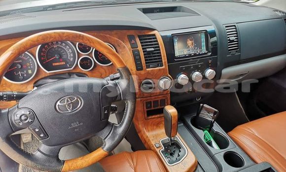 Buy Used Toyota Tundra White Car in Vientiane in Vientiane Province Buy Used Toyota Tundra White Car in Vientiane in Vientiane Province