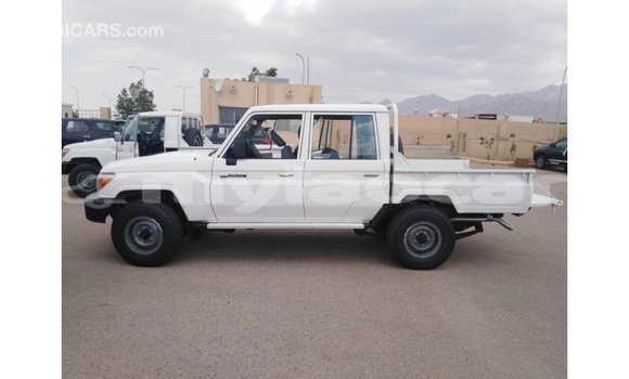 Buy Import Toyota Land Cruiser White Car in Import - Dubai in Attapeu Province Buy Import Toyota Land Cruiser White Car in Import - Dubai in Attapeu Province